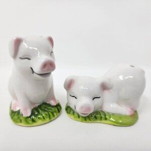 Cracker Barrel Smiling Happy Mini Pigs Salt and Pepper Shakers Set White Ceramic
